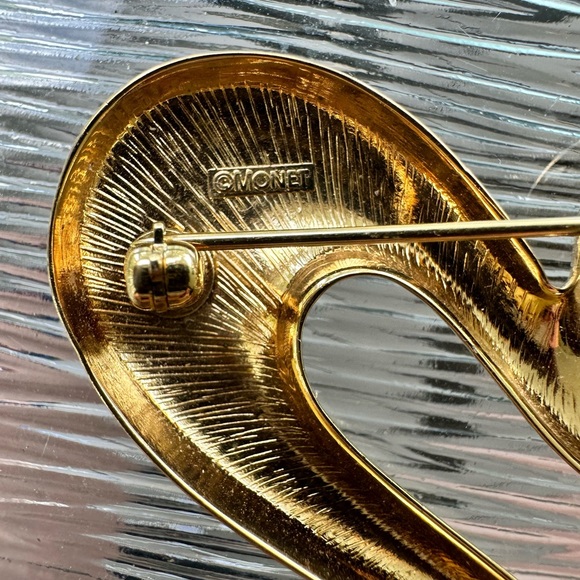 MONET Gold-Tone Open Heart Vintage Brooch/Pin - Picture 6 of 6